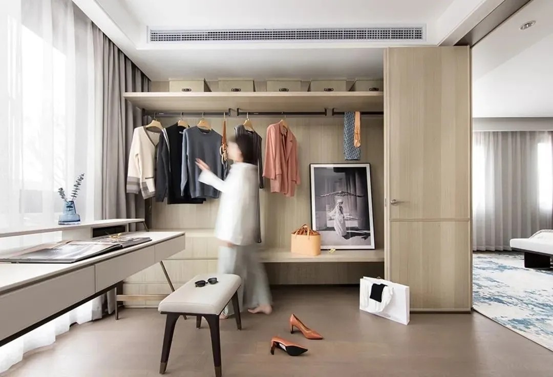 现代简约风格室内设计家装案例-衣帽间 现代简约风格室内设计家装案例-衣帽间